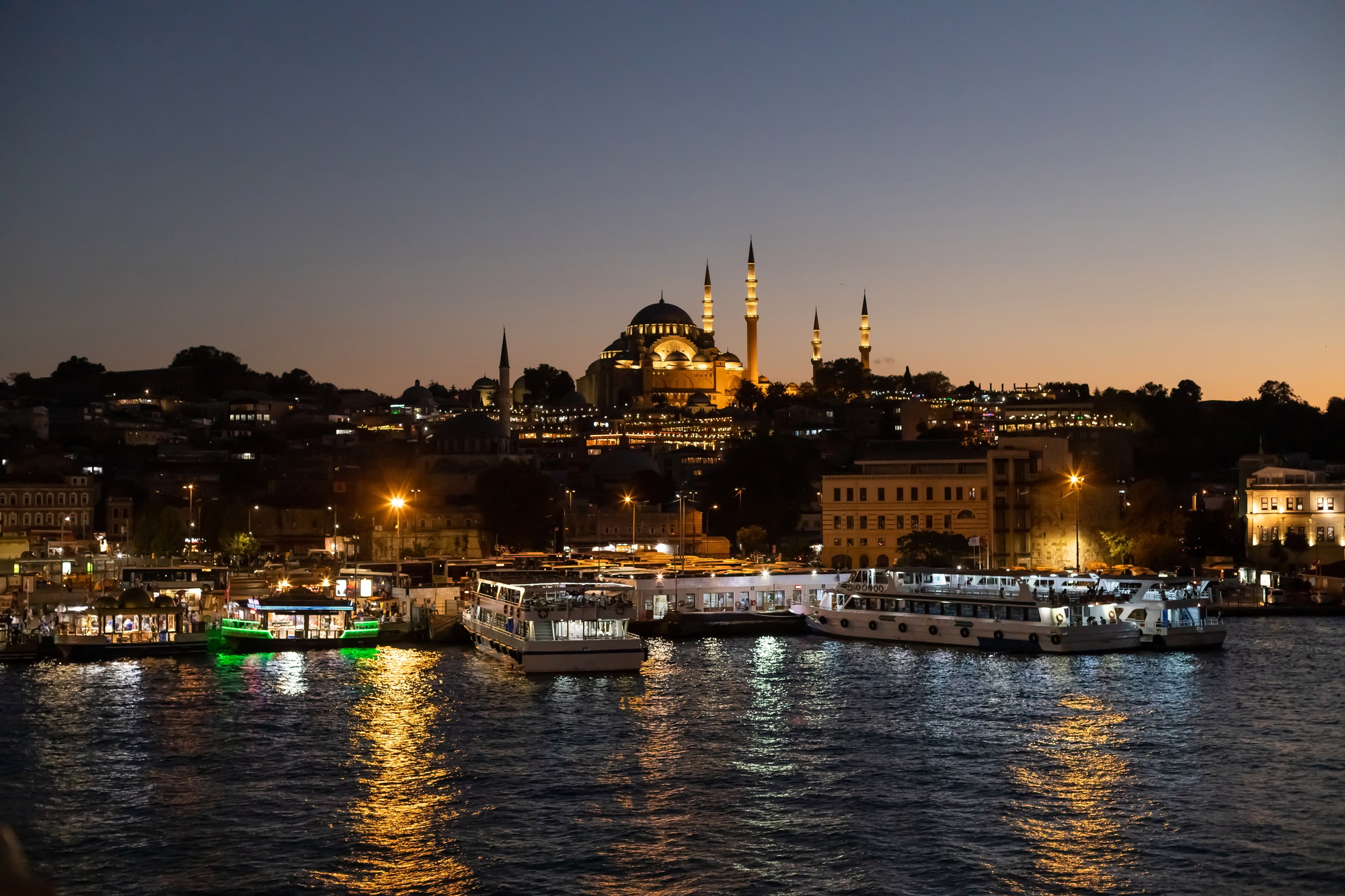 Night view of Suleymaniye Mosque in Istanbul.